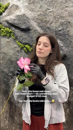 A big pink bouquet with three types of flowers — florist DIY / florist NYC / modern bouquet in USA