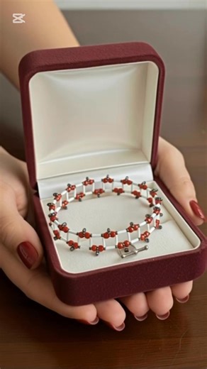 DIY BRACELET. Beginner Beading Pattern #beadedbracelets #Bracelet #beadsjewelry #jewelry #jewelrydesigner #gift #braceletmaking #handmadejewellery #giftideas #beadingtutorial #jewelryaddict #diybracelet | Beading Tutorials and Patterns