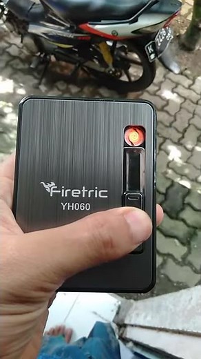 Kotak Rokok dan Korek Elektrik