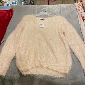 Light pink sweater size extra large