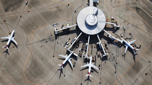 Qantas, Virgin cancel flights into Brisbane till Sunday