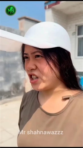 She Asked About His Hat, But His Fan Choices Got Worse Every Time 😱 #shorts #viral