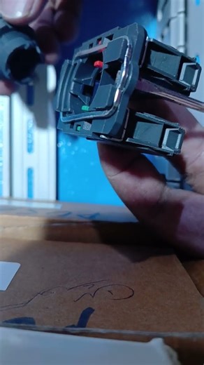 We#learn#How#To#Open#PushButton#DIYTutorial#HowToOpen#ElectronicsBasics#SwitchRepair#TechTips#