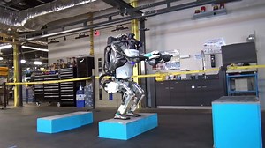 29K views · 1.2K reactions | ROBOT PARKOUR !! The future is now!! | Parkour Vines | Facebook