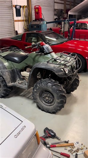 2 inch lift installed on the beater rig#fypシ #honda #rancher400 #hondamatic#digrig