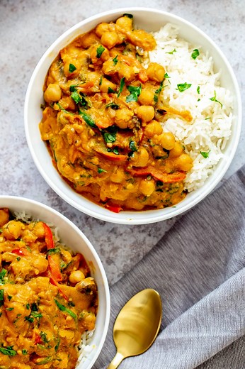 Easy Vegan Pumpkin Curry with Chickpeas | Vegan Ricah