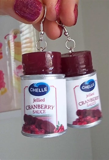 🫐 Making Cranberry Sauce Bottles with @craft.resin ✨ 🛍 Use code CHELLE10 to get a 10% discount on craft-resin.com! Create unique projects with Craft Resin UV resin! Watch as @chellepastelle makes these cute cranberry sauce bottles using Craft Resin UV resin and clay! Craft Resin UV resin is your key tool for creating accessories easy and quick! Its fast-curing, ready-made formula cures within minutes under UV light. Self-levelling, it flows into every small detail of your mold, ensuring a smoo