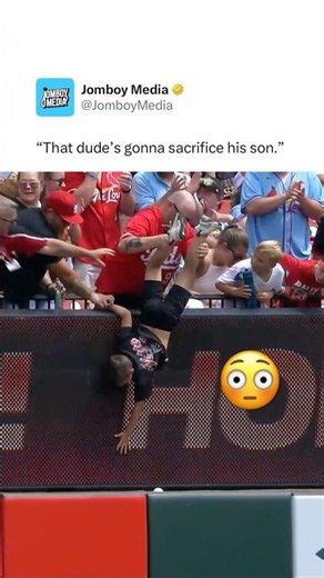 They wanted that ball BADLY 😂😅