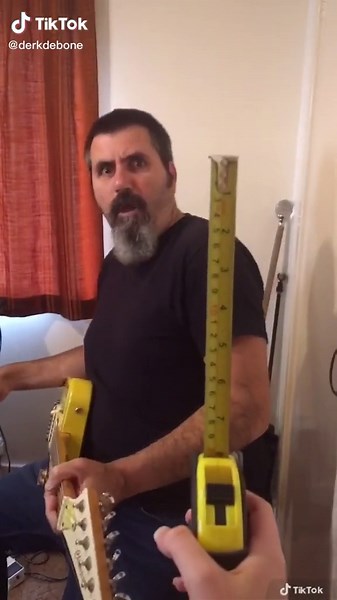 Serj Tankian Performs 'Cigaro' by System of a Down