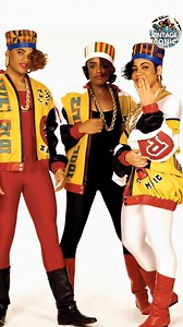 80s Black Hair Was an Era All Its Own From Jheri curls to finger waves, from Anita Baker cuts to Angela Winbush curls, Black women in the 80s turned every hairstyle into a statement. Hair wasn’t just about beauty. It was power, pride, and personality. Those styles had attitude. The curls glistened. The edges were sharp. The volume was royal. Each look told the world who you were long before you said a word. The 80s gave us hair that could fill a room and confidence that could stop time. #80sBlac
