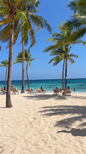 Anna August on Instagram: "The older I get, the more I realize how important taking time to reset is. How important it is to slow down. I used to think rest was something i have to earn. If I do this much work I can take a break, but it’s something you need. Especially as a creative. I use to feel like I need to constantly go go go and work hard 24/7 and In a way I still do that but I’m finally learning that constant motion doesn’t equal progress all the time. I used to feel guilty for resting,