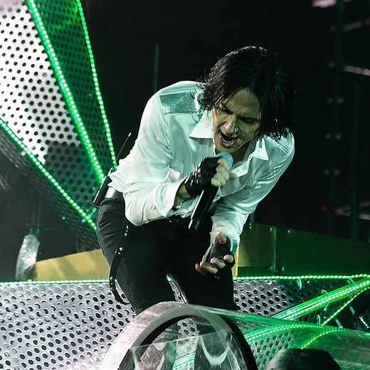 B’z稲葉浩志は「LOVE PHANTOM」でダイブしているのか