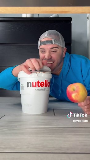 Making Delicious Apple Treats with Nutella