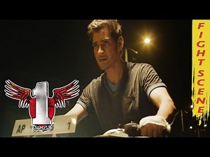 Mahesh Babu Stunning Fight Scene - 1 Nenokkadine Movie Scenes