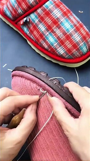 手縫いによる靴底の取り付け