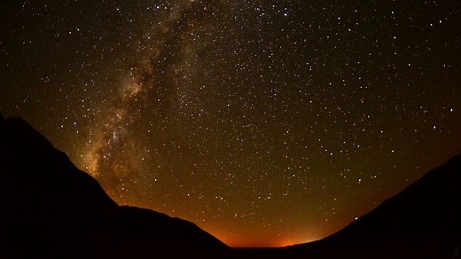 Starry night in the desert - Free Stock Video