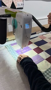 I promise the machine won’t combust. You’re doing great, and you ARE going to finish those quilts! Your first quilt will probably look a lot like this— a simple, classic all over loopy meander. I’ll hold your hand each step of the way— just comment LONGARM for the full blog and video 🥰 | String & Story