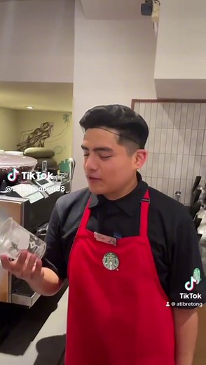 los baristas mas belicos del condado @herencia de patrones #fyp #humor #starbucks #doblevaso4jarabemorado