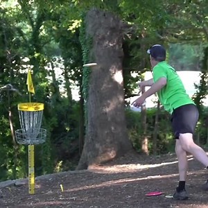 Barry Schultz sinks an intimidating putt to finish his round on 18’s dangerous green! ⛳️ #discgolf #usdgc #innovadiscs #frisbee #frisbeegolf | United States Disc Golf Championship