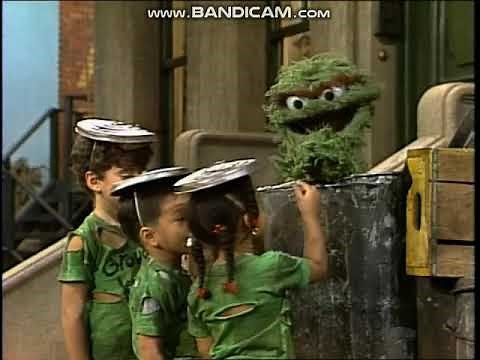 Classic Sesame Street - Oscar and the Grouchketeers in the Trashmobile (1986)