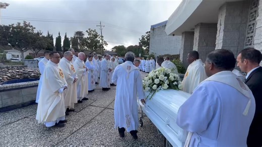 At the end of Father Seth Kupo’s funeral Mass, his brother priests sing the Salve Regina and entrust him to our Blessed Mother. | Diocese of San Jose