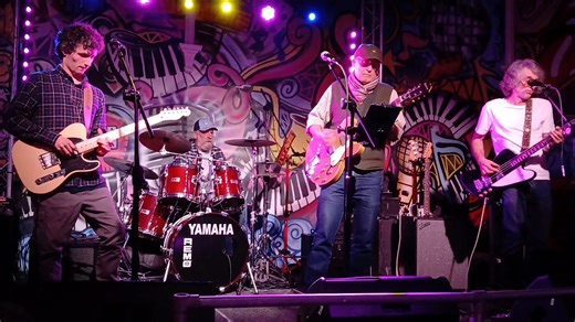 Michael & I went to the Amigos' open mic at the Rhodehouse, Sutton Coldfield, on Thursday. Doug is still away so singer/guitarist Pete Jarvis was doing the honours, & he was joined by singer/bassist Helena Bailey, guitarist/singer Paul Quirk, & drummer/singer Gordon Bailey, & they started with a mixture of songs including 'Road To Nowhere' (with lead vocals by Pete) & 'All Around My Hat' (with Helena on lead vocals). Solo singer/guitarist Ian Smith sang 'Is That Love?', & pop/rock quartet Sun St