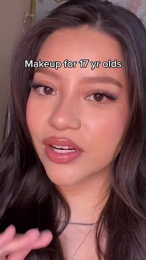 Simple Natural Makeup Look for 17 Year Olds