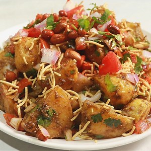 141K views · 3.6K reactions | aloo chaat recipe | quick indian street food #aloochaat | AKT Foodz | Facebook