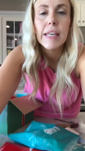 This isn’t just another advent calendar… it’s 25 days of creativity, laughter, and Christmas magic your family will never forget 🎄 Each day, your kids open a new surprise craft — from adorable ornaments to festive decorations they’ll proudly show off. Every project is simple, mess-free, and designed for genuine connection (no screens, no stress — just smiles). Parents everywhere are calling it their new favorite family tradition — finally, something that keeps kids excited every single day of D