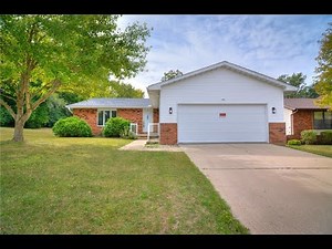 NEW LISTING: 933 W Frank Drive Decatur IL 62526