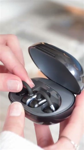 Clip 1 in Titanium Black 😍 Unboxing! #soundpeats #earbuds #wireless #audio #desk #headphones #tech