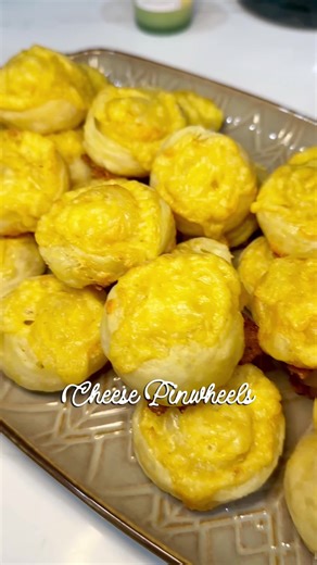 Delicious Cheese Pinwheels with Puff Pastry Recipe