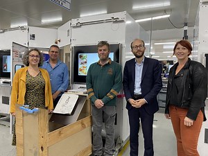 Lisieux : l'usine du leader de distributeur automatique de pizza Adial a accueilli le député