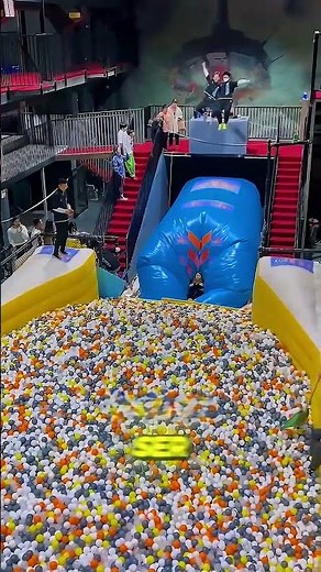 O RISCO SECRETO DA PISCINA DE BOLINHAS! 😱🚫