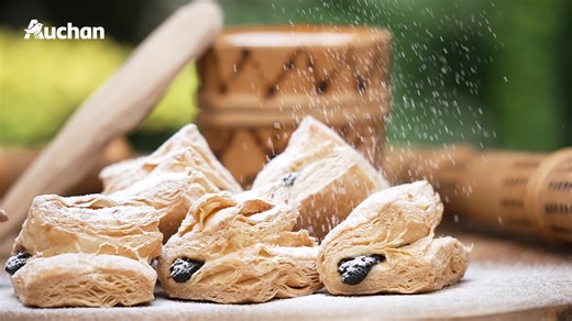 51K views · 149 reactions | Cornulețele și haioșele, ambele umplute cu magiun de prune și nucă și foile de cremșnit îți vor aminti de copilărie, păstrând gustul de altă dată.殺 Sunt făcute de producătorul local din Apuseni exclusiv pentru Auchan după o rețetă veche originală consacrată, cu ingrediente naturale.說 Descoperă-le în hipermarketurile Auchan din orașele Cluj și Târgu-Mureș, în limita stocurilor disponibile. | Auchan | Facebook