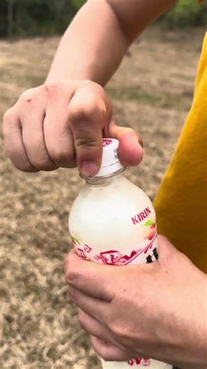 You can use your shirt to open a soda bottle #bushcraft #survival #shorts #camping