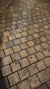 La Place Paoli à Corte, statue de Pascal Paoli avec drapeau corse et rameau d’olivierDécouvrez la Place Paoli au cœur de Corte en Haute-Corse, où se dresse la statue emblématique de Pascal Paoli, figure historique et père de la nation corse. En ce moment, elle arbore fièrement le drapeau corse accompagné d’un rameau d’olivier, symbole de paix et d’identité.Cette vidéo met en valeur l’un des lieux les plus emblématiques de Corte, véritable centre de la vie locale et lieu de mémoire pour tous les 