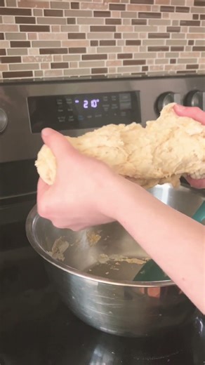 Make some crackers with me! Recipe in the description and comments🫶🏻 #baking