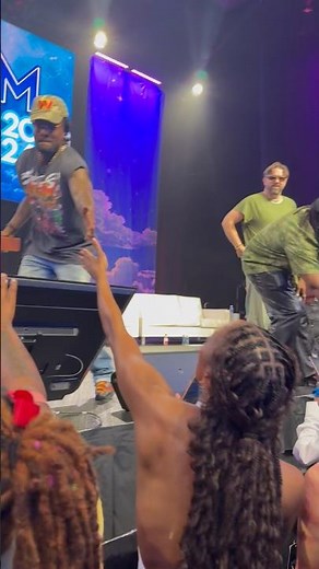 Front Row to Wale & Leon Thomas