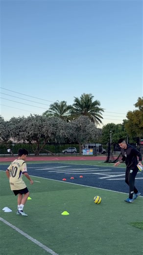 manhattan football training ✈️ miami. . different area code, same standards. . aydin setting the tone for 2026 #manhattanfootballtraining #soccer #southbeach #miami