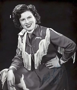 190K views · 6.3K reactions | Patsy Cline’s – “I Fall to Pieces” 1961 | Country Music 4U | Facebook