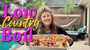 Low Country Boil or Frogmore Stew? No matter what you call it this recipe is my favorite way to feed a large group of people. Let me know if this is something you'd make or if you already do. -All The Things I Love- (affiliate link) https://amzn.to/32FJxY5 -My Favorite Spices- http://pepperyking.com/?aff=4 -My Favorite Makeup- (I sell LimeLife) https://www.limelifebyalcone.com/lipstickmama -Follow Me On Social- Insta - https://www.instagram.com/cillasstuff_n_things/?hl=en Facebook - https://www.