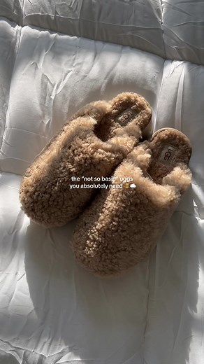 the perfect fall shoe doesnt exi— 🔗 under “slippers” on my sf! #uggs #ugg #uggseason #unboxing #curlyuggs #uggtazz #platform #platformuggs #notsobasic #fallfashion2023 #uggmaxicurly #fallfashiontrends #amazonfashion2023 #pinterestaesthetic #thatgirl #shoes #trends #viral #cozyvibes #falloutfitinspo #uggunboxing