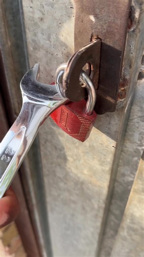Unlocking a Lost Padlock: Simple Trick Revealed