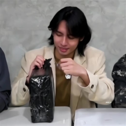 Unboxing a Black Electronic Device: Step-by-Step Guide