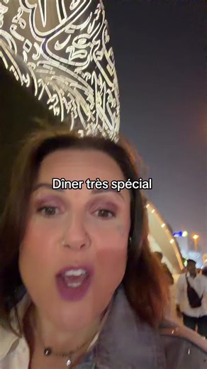 NOUVEAUTÉ À DUBAÏ @bustronomy EXPÉRIENCE DE RESTAURATION GASTRONOMIQUE LUXUEUSE DANS UN BUS@Karine Nails @𝐓𝐡𝐞𝐖𝐚𝐥𝐤𝐈𝐧𝐤𝐃𝐞𝐚𝐝