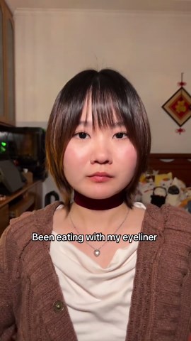 Hilarious Eyeliner Parody: Eating with Style