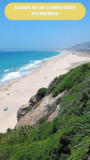 📍 Zahara de los Atunes vista desde Atlanterra 📹 Vídeo de Late Cádiz 👉🏻 Desde Atlanterra (Tarifa) se ve Zahara de los Atunes extendiéndose junto al mar, como un pequeño paraíso blanco frente al azul infinito. 🌊🏖️ Aquí el tiempo se detiene, el Levante acaricia suave y solo queda contemplar la inmensidad y agradecer este rincón gaditano. 📍 Atlanterra, Tarifa Con vistas directas a Zahara de los Atunes. ¿Has subido alguna vez a disfrutar esta panorámica? Cuéntanos cuál es tu mirador favorito d