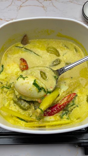 16K views · 129 reactions | Episod 98 | Resepi Telur Itik Masak Lemak Dengan Belimbing Buluh | 2 Minit 1 Resepi by Che Sayang Kitchen #resepichesayang #chesayangkitchen #teluritikmasaklemakcilipadi #masakankampung | Che Sayang Kitchen | Facebook