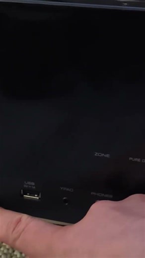 Yamaha rx-v6A starting problem. Flashing redlight and wont start. Only powercord attached.